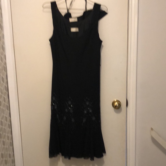 Beautiful black sleeveless dress - Picture 2 of 3